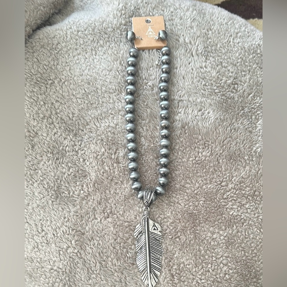 Silver Faux Navajo Style Pearls With Feather Pendant & Matching Earrings